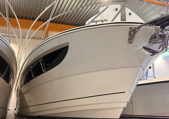 En välutrustad Marex 360 Cabriolet Cruiser till salu 11 of 12