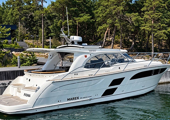 En välutrustad Marex 360 Cabriolet Cruiser till salu 2 of 12