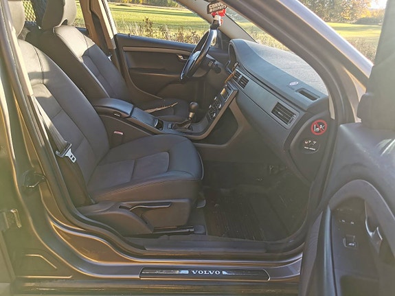 Volvo V70 8 of 9