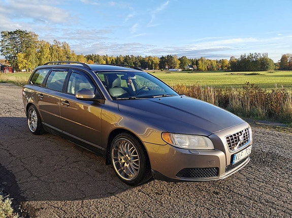 Volvo V70 5 of 9