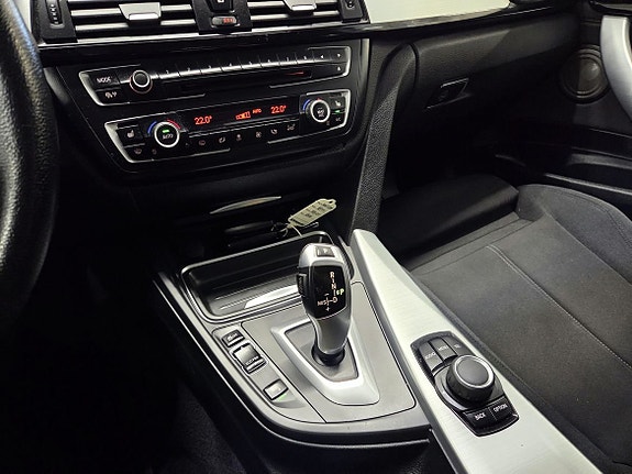 BMW 320 11 of 16