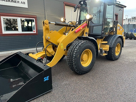 CAT 908 -23 NextGen 40Km/h Mktutr 7 of 12