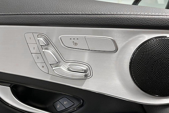 Mercedes-Benz GLC 300 de 13 of 14