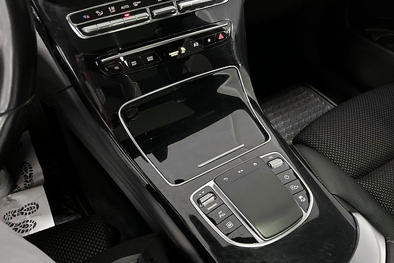 Mercedes-Benz GLC 300 de 12 of 14