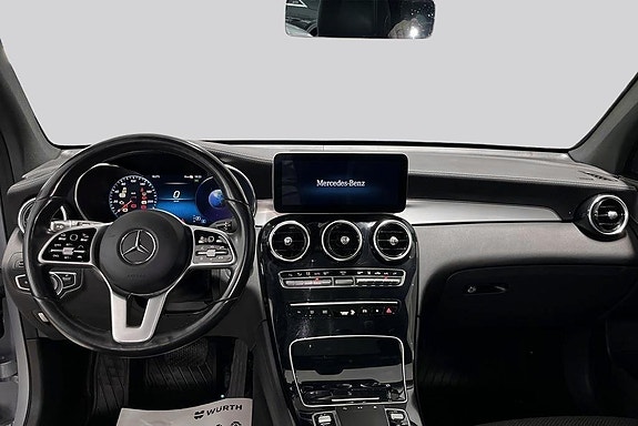 Mercedes-Benz GLC 300 de 7 of 14