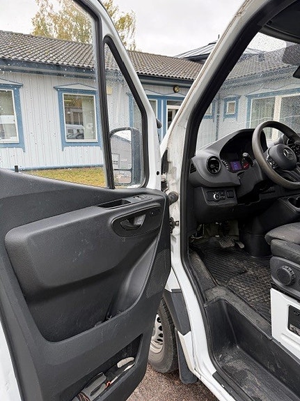 Mercedes-Benz Sprinter 317 9 of 11
