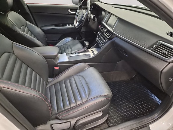 Kia Optima 12 of 25