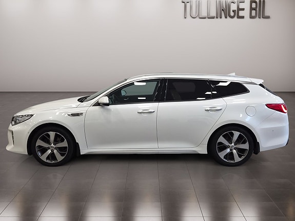 Kia Optima 2 of 25