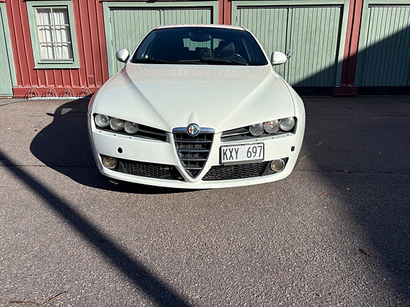 Alfa Romeo 159 2 of 8