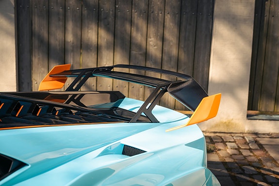 Lamborghini Huracan 3 of 10