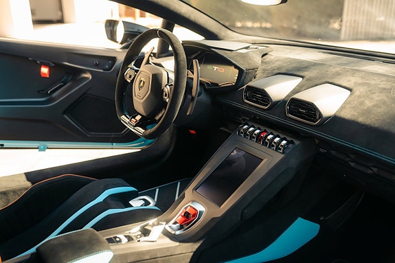 Lamborghini Huracan 8 of 10