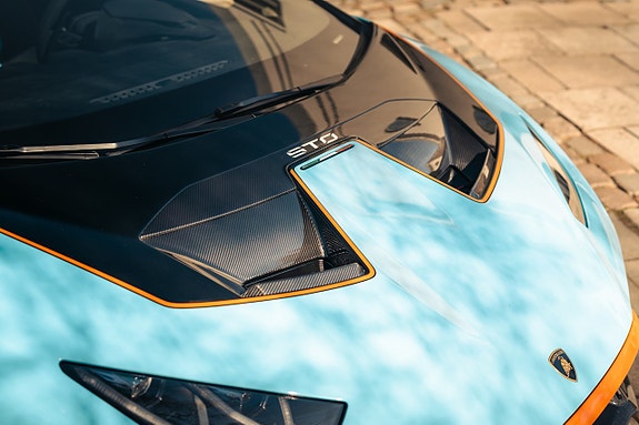 Lamborghini Huracan 5 of 10