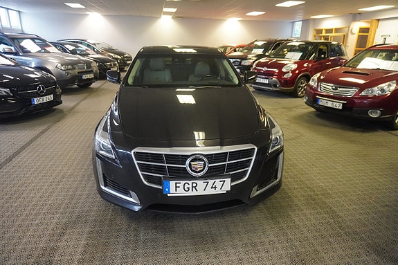 Cadillac CTS 3 of 9