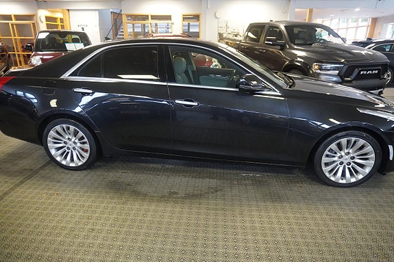 Cadillac CTS 4 of 9