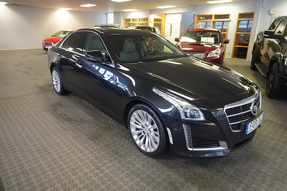 Cadillac CTS 2 of 9