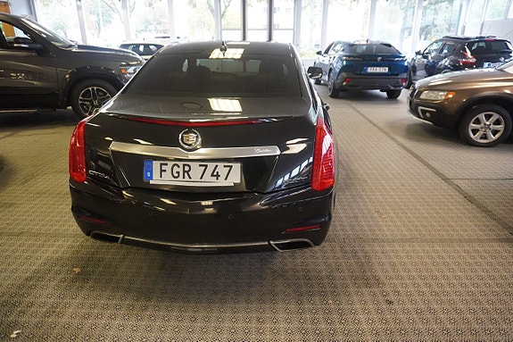 Cadillac CTS 5 of 9
