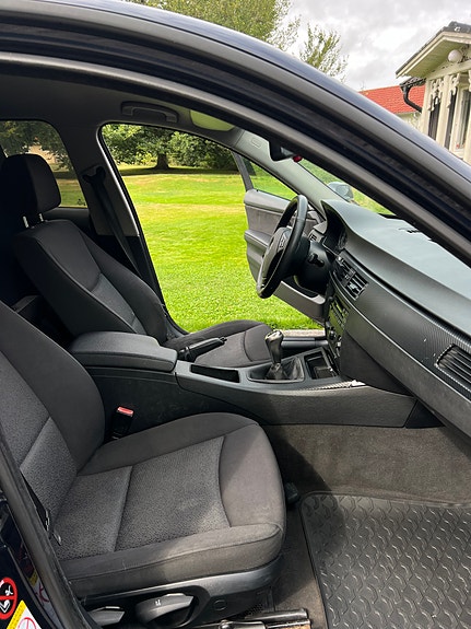 BMW 318i 5 of 6