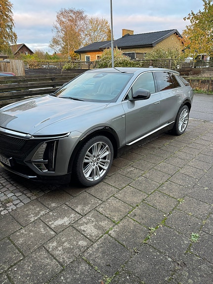 Cadillac Lyriq 3 of 6