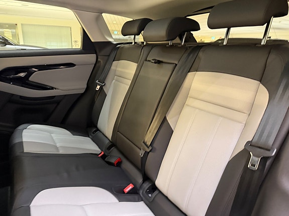 Land Rover Range Rover Evoque 17 of 20