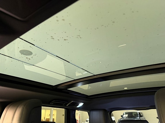 Land Rover Range Rover Sport 14 of 21