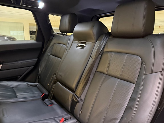 Land Rover Range Rover Sport 18 of 21
