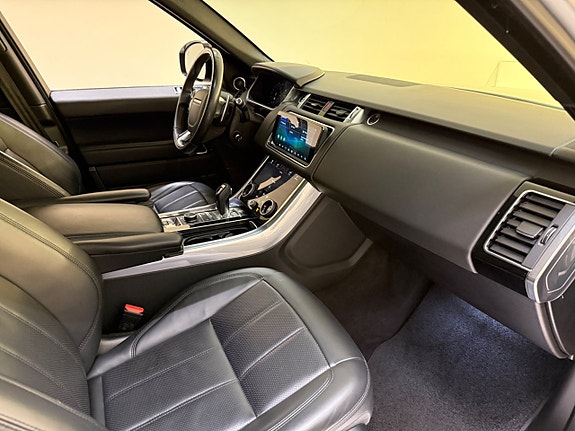 Land Rover Range Rover Sport 19 of 21