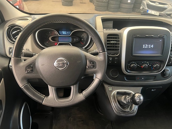 Nissan NV300 11 of 14
