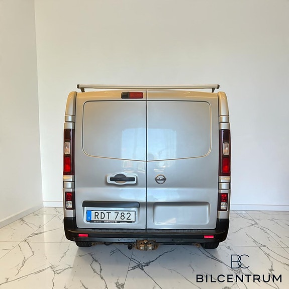Nissan NV300 5 of 14