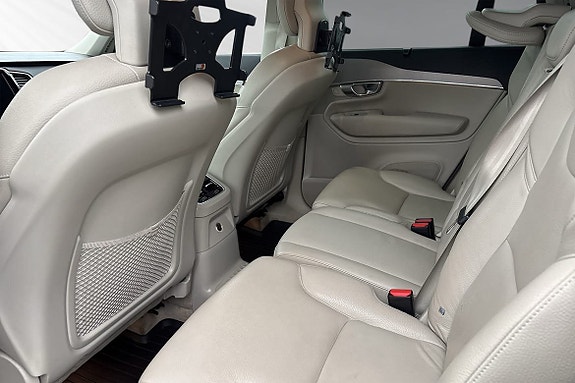 Volvo XC90 8 of 30
