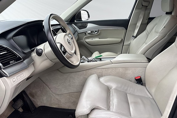 Volvo XC90 7 of 30