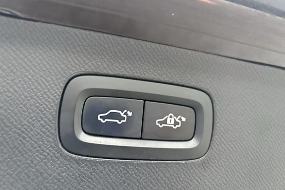 Volvo XC90 15 of 30