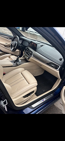 BMW 530i 4 of 11