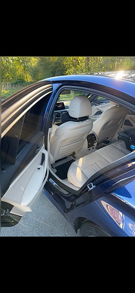 BMW 530i 3 of 11