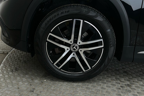 Mercedes-Benz GLA 250 e 12 of 24
