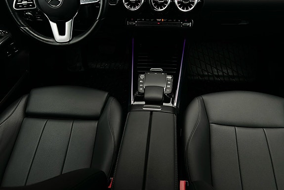 Mercedes-Benz GLA 250 e 9 of 24