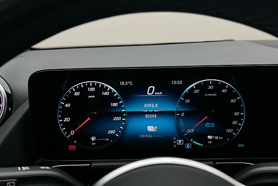 Mercedes-Benz GLA 250 e 7 of 24