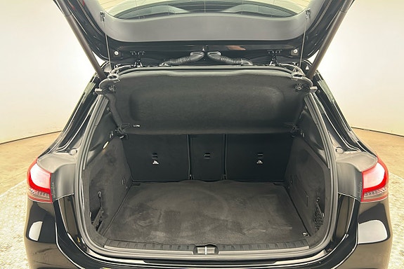 Mercedes-Benz GLA 250 e 14 of 24