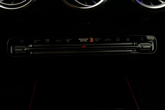 Mercedes-Benz GLA 250 e 16 of 24
