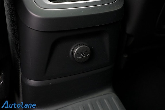 Volvo XC60 30 of 30