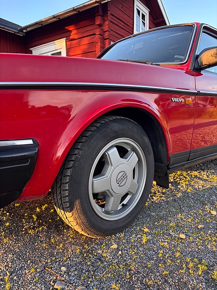 Volvo 240 5 of 10