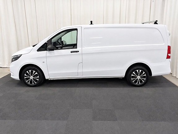 Mercedes-Benz Vito 111 2 of 10