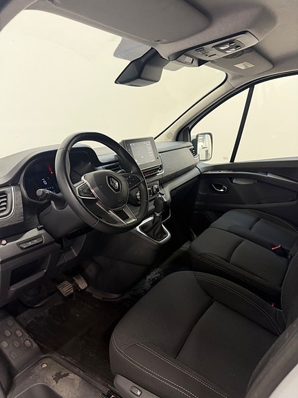 Renault Trafic 8 of 13