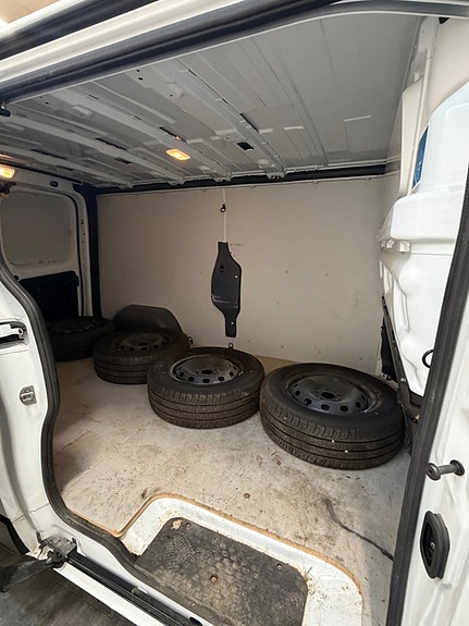 Renault Trafic 13 of 13