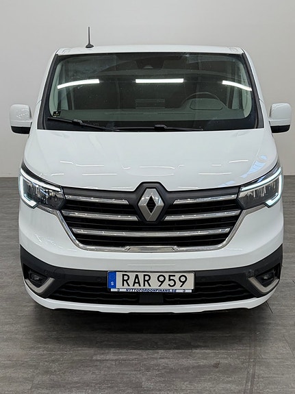Renault Trafic 2 of 13