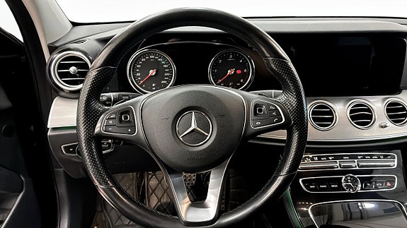 Mercedes-Benz E 220 d 17 of 21