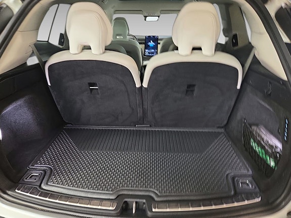 Volvo EX90 8 of 11