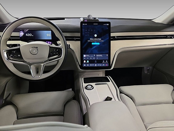 Volvo EX90 10 of 11