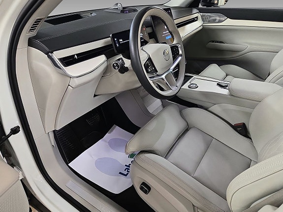 Volvo EX90 11 of 11