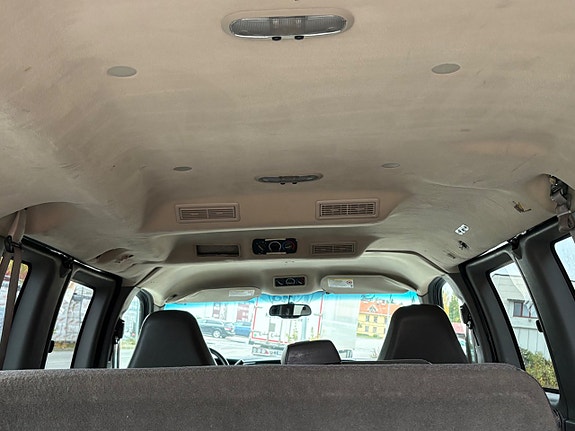 Chevrolet Express 18 of 20