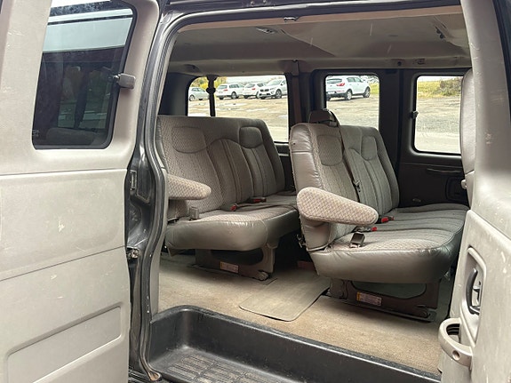 Chevrolet Express 14 of 20